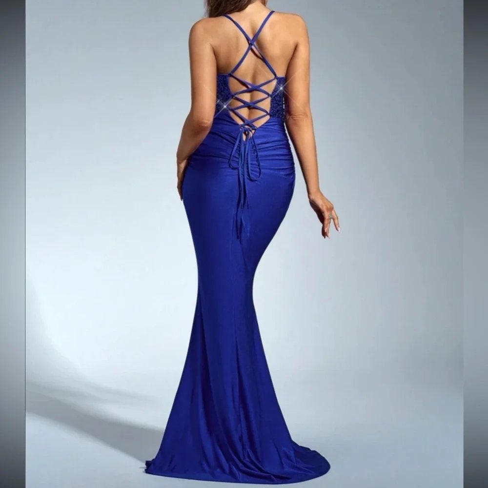 Elegant BluecEvening Gown - Picture 4 of 7